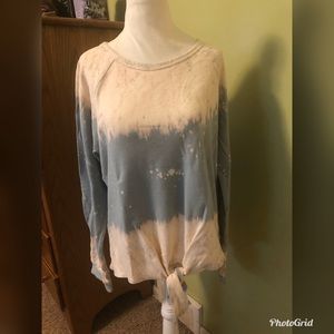 Hem & Thread Bleached Distressed Front Knot Crop